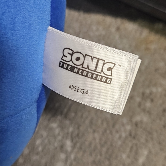 Sonic Squishmallo - Picture 3 of 6